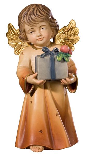 Benedikt Engel mit Paket Benedikt Engel mit Paket