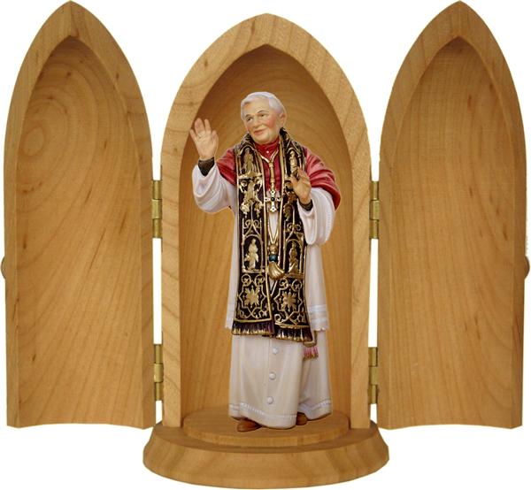 Papst Benedikt der XVI in der Nische