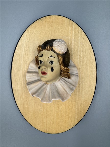 Relief Pierrot