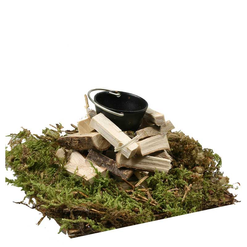 Hirtenfeuer mit Kessel und Ruhelicht Hirtenfeuer mit Kessel und Ruhelicht